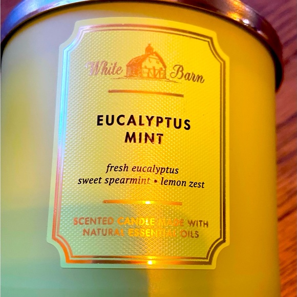 NWT White Barn 3 wick candle Eucalyptus Mint.14.5 oz. - Picture 2 of 6